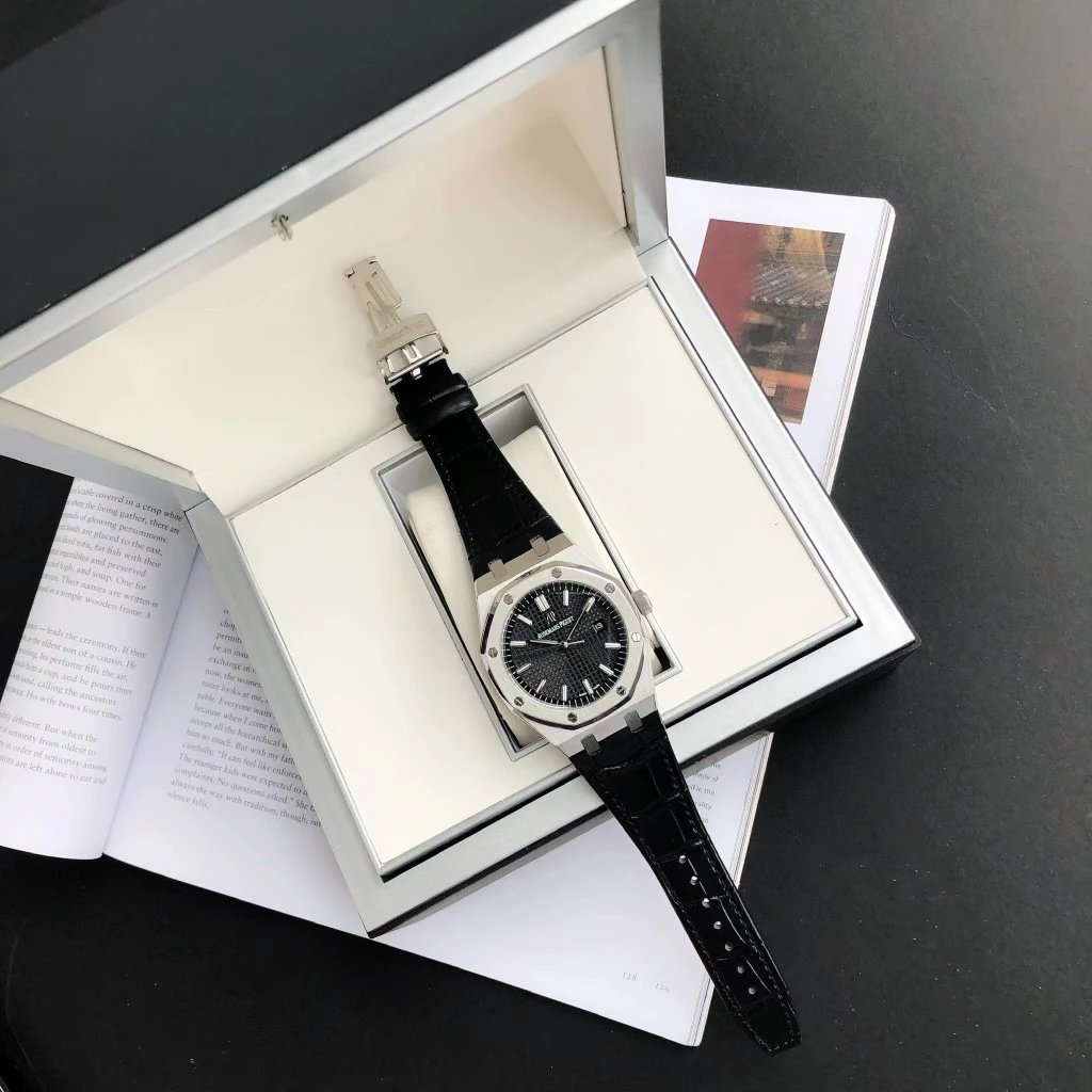 Audemars Piguet Royal Oak Automatic Watch 41mm Ver.B — Photo 2