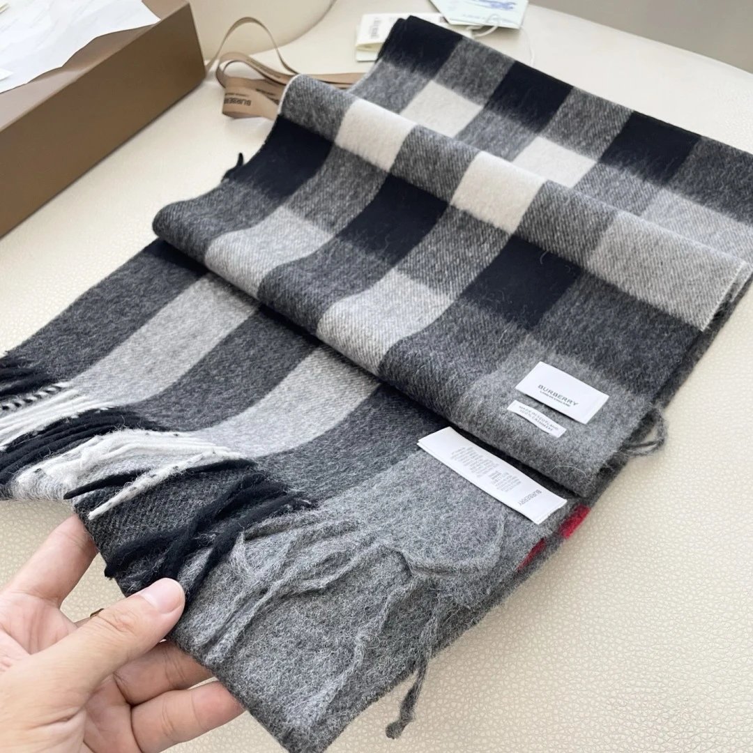 Burberry Cashmere Scarf Ver.D — QC