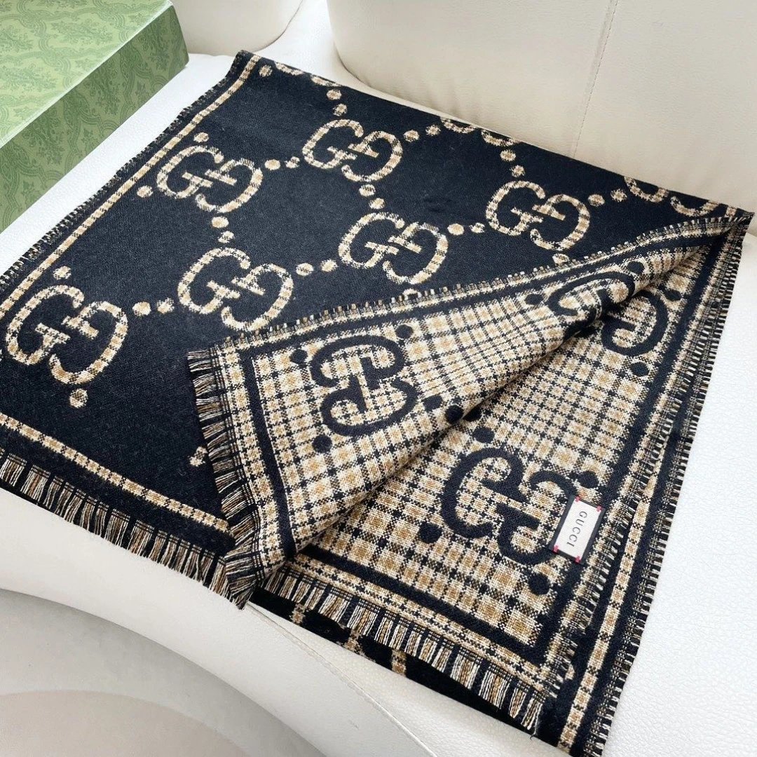 Gucci Cashmere Shawl Ver.E — Photo 3