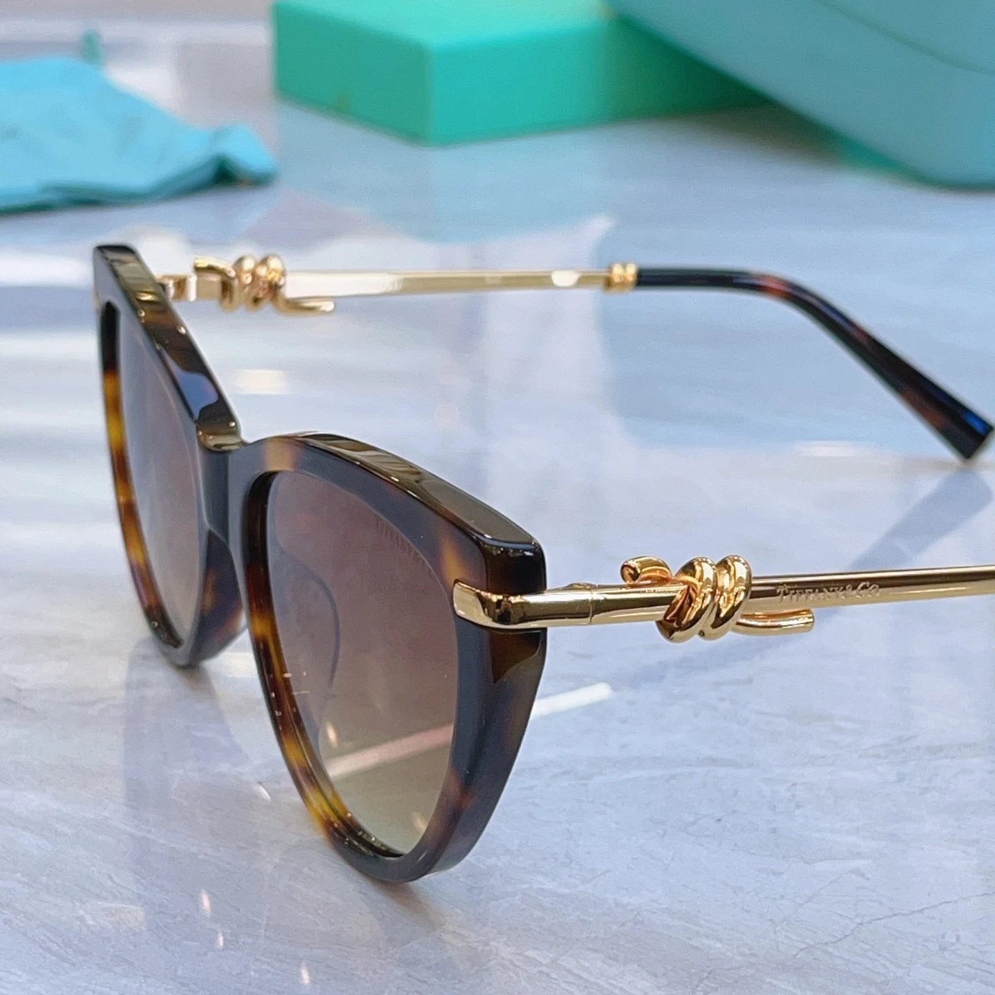 Tiffany TF4253 Sunglasses 56-18-145 — photo 7