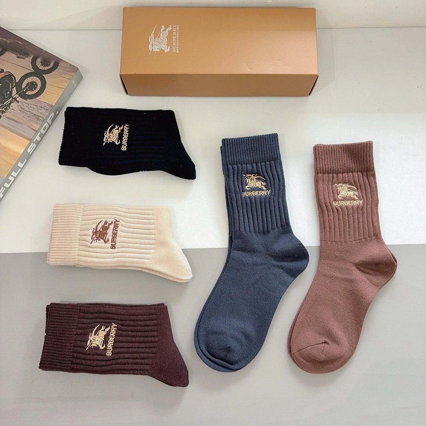Burberry Knee-High Socks Ver.B — photo 5