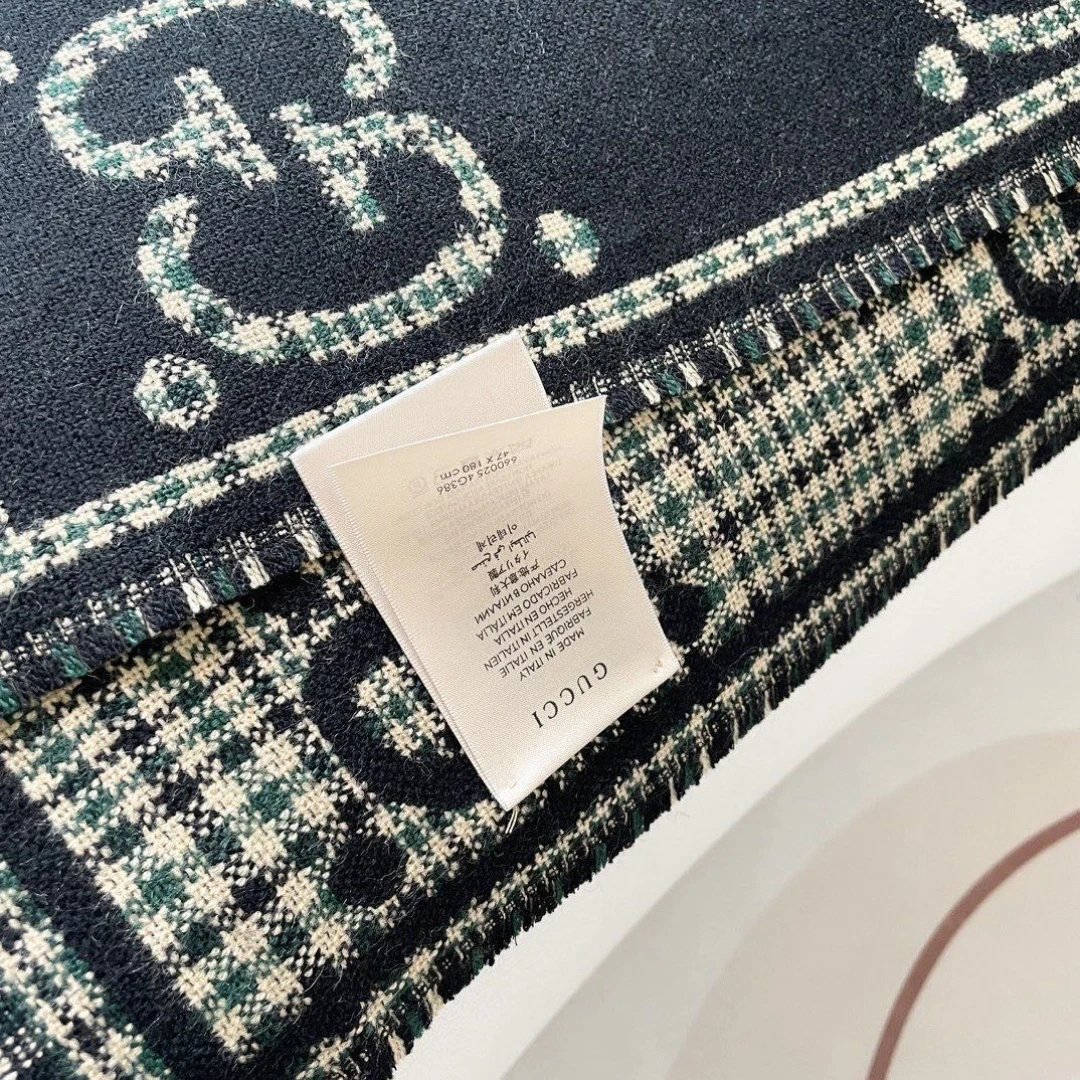 Gucci Cashmere Shawl Ver.A — Photo 9