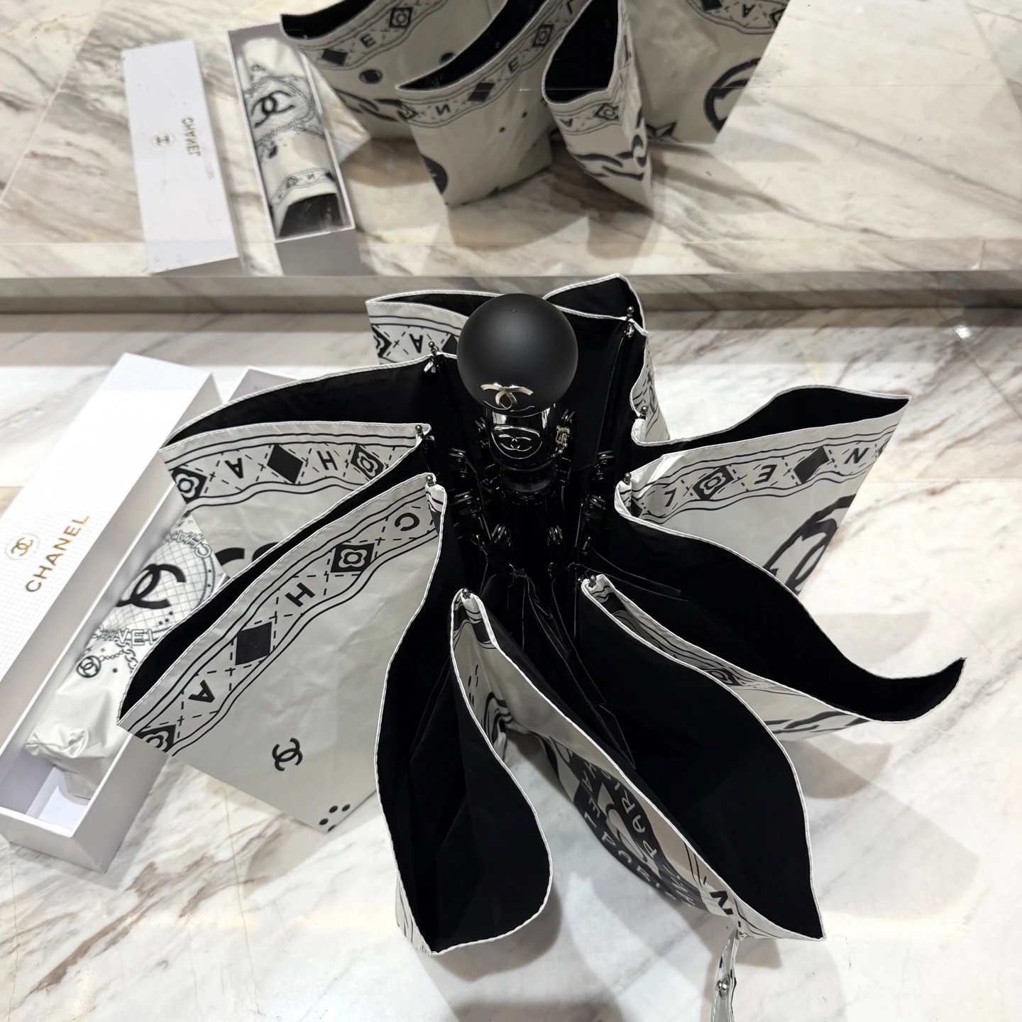 Chanel UV Protection Folding Umbrella Ver.B — Photo 5