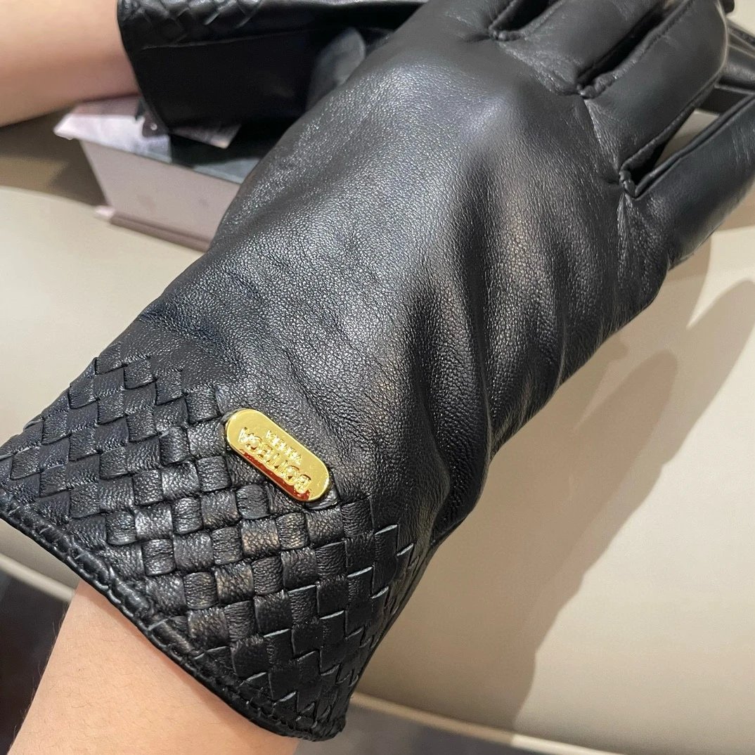 Bottega Veneta Lambskin Cashmere Gloves Ver.A — Photo 5