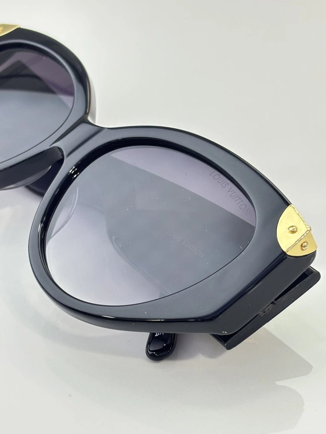 Louis Vuitton Z3339U Sunglasses 58-16-140 — photo 9