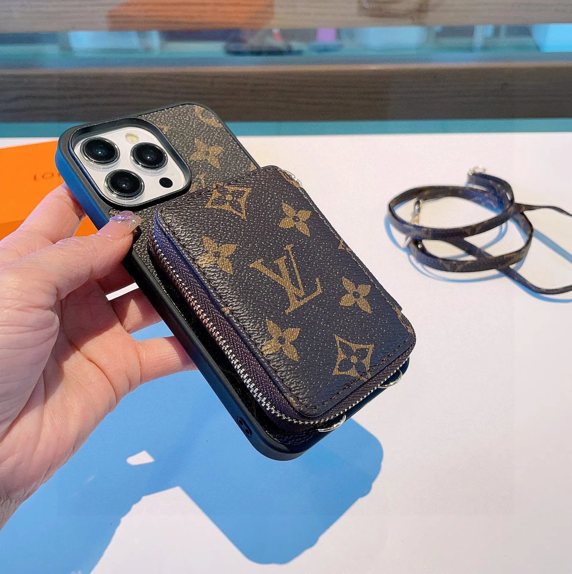 Louis Vuitton Crossbody Card Holder Ver.A — Photo 8