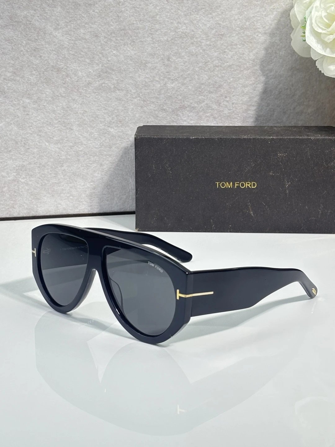 Tom Ford FT1044 Sunglasses 60-13 — photo 6