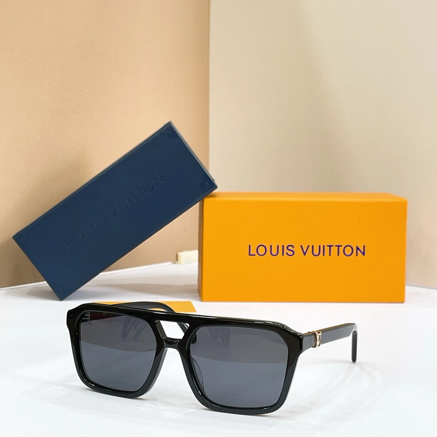 Louis Vuitton Sunglasses Ver.B — photo 5