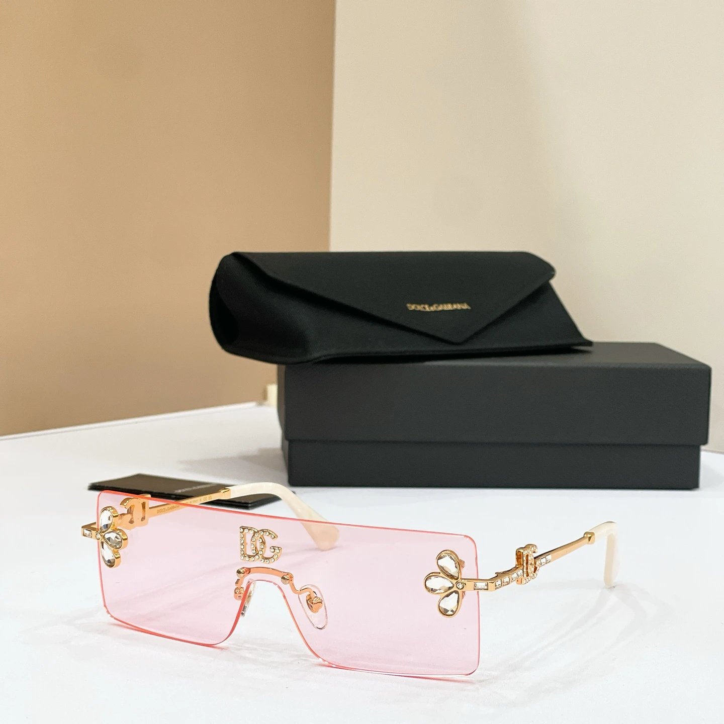 Dolce & Gabbana DG2208 Sunglasses Ver.B — photo 2