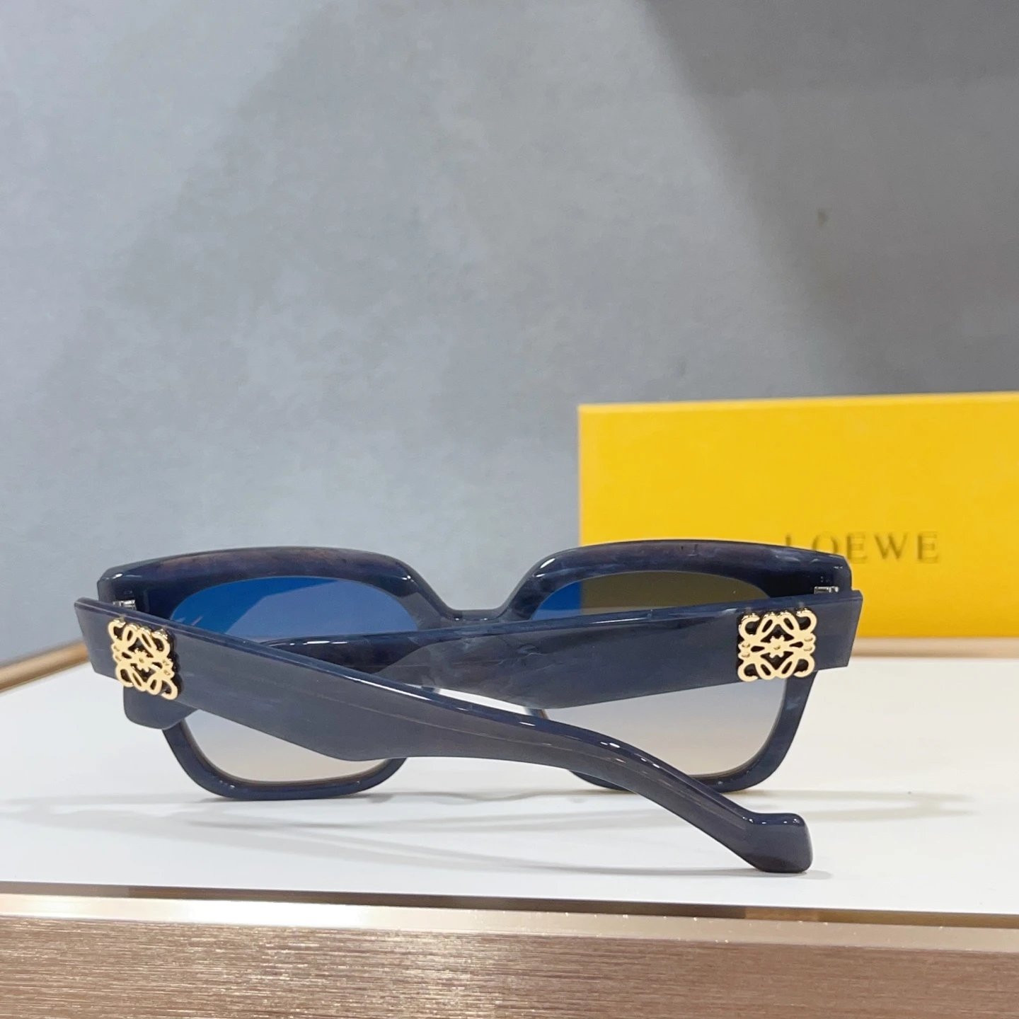 Loewe LW50069I Sunglasses 51-19-140 Ver.B — photo 9