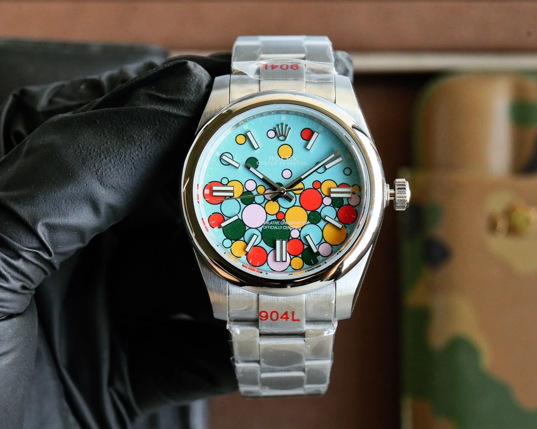 Rolex Oyster Perpetual horloge met meerkleurige bubbelwijzerplaat