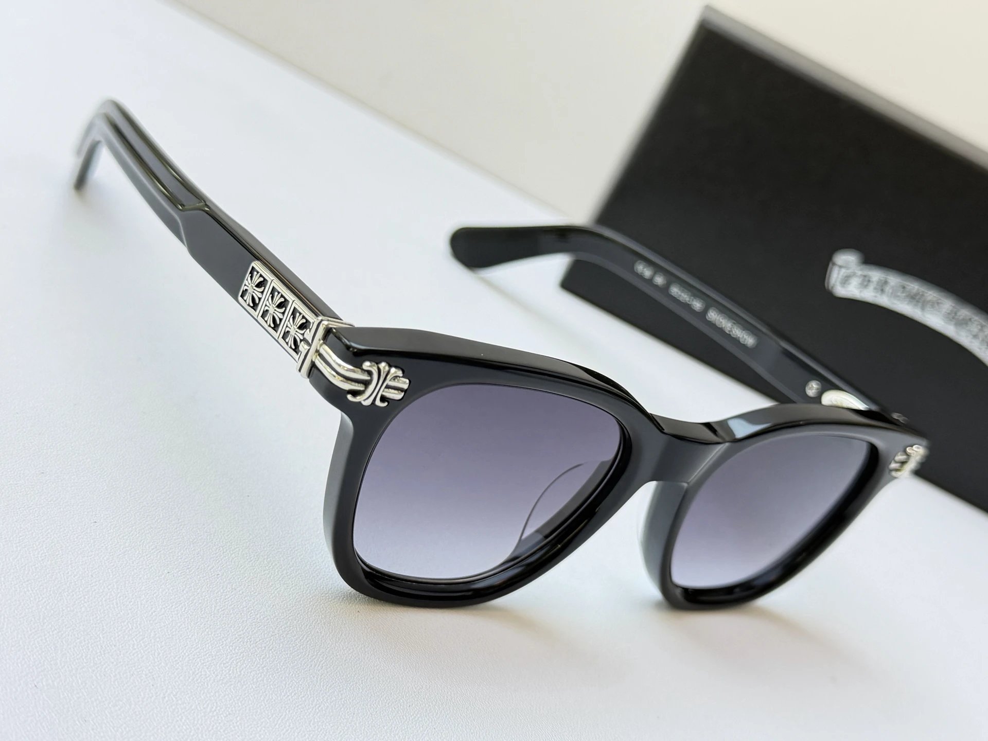 Chrome Hearts SMOKE SHOW Sunglasses 52-21-163 — photo 8