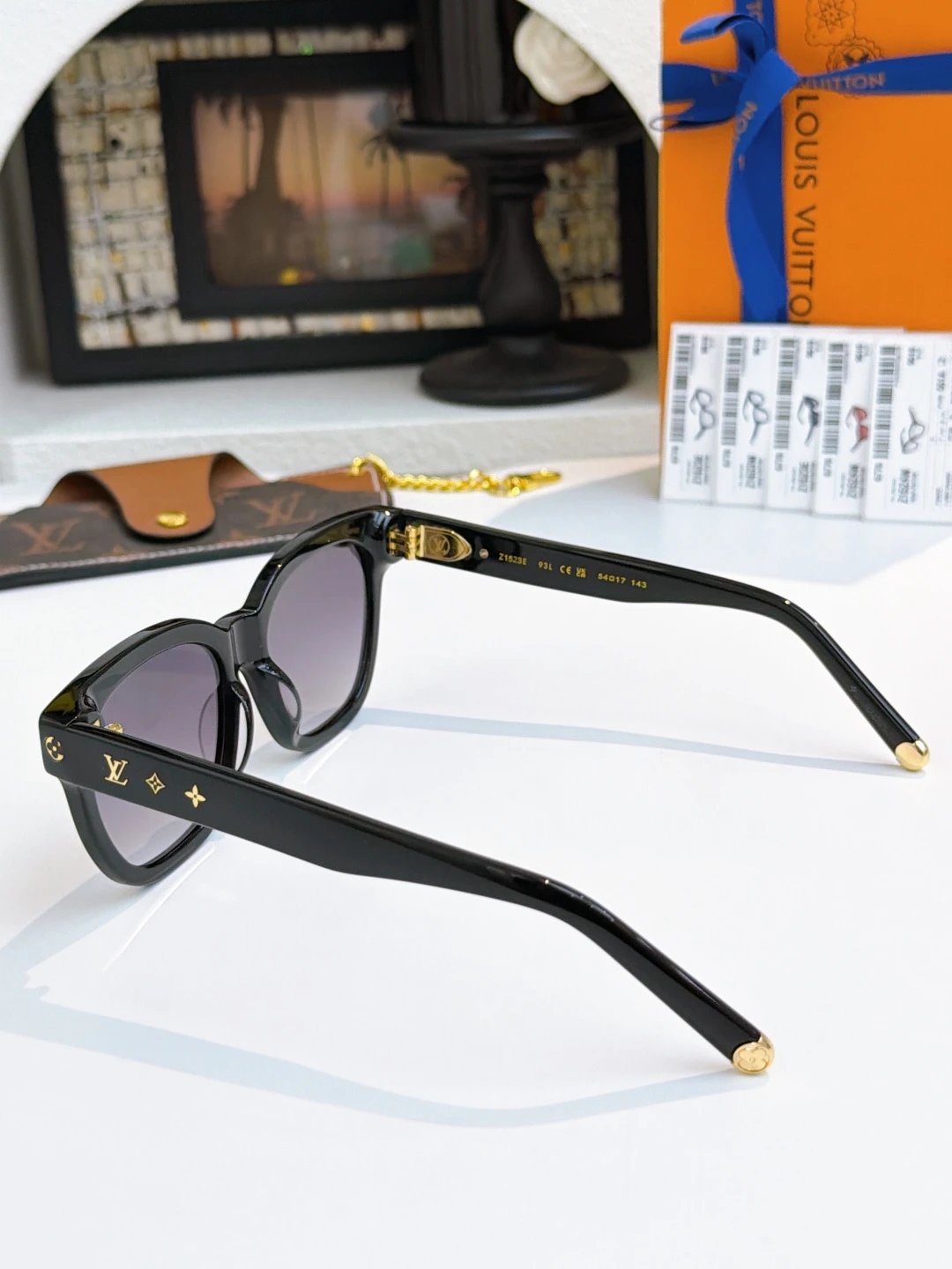 Louis Vuitton Z1523E Z1524W Sunglasses 54-17-143 — QC