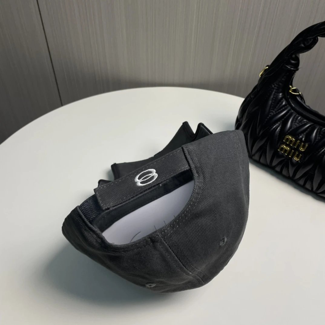 Balenciaga Baseball Cap Ver.B — photo 3