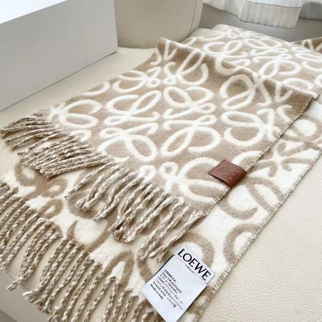 Loewe Cashmere Scarf Ver.B — Photo 5