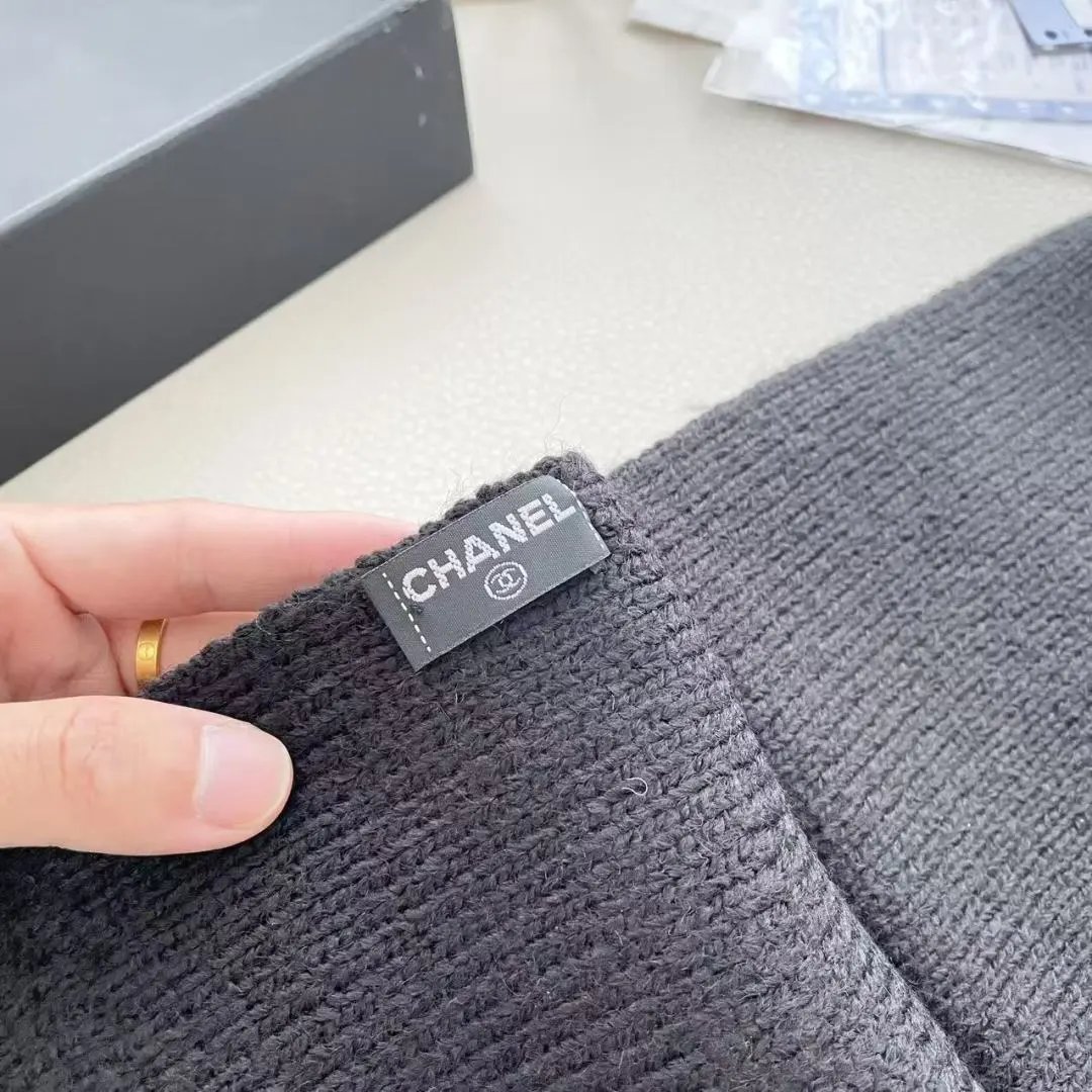 Chanel Silk Scarf Ver.B — Photo 9