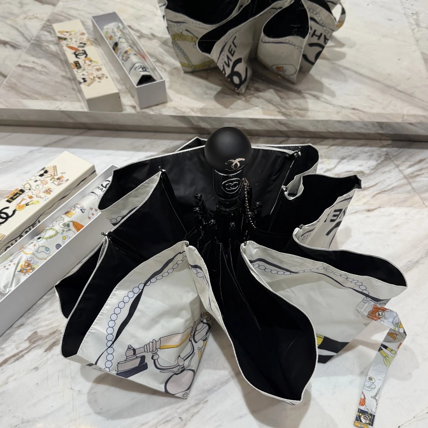 Chanel UV Protection Folding Umbrella Ver.C — Photo 5