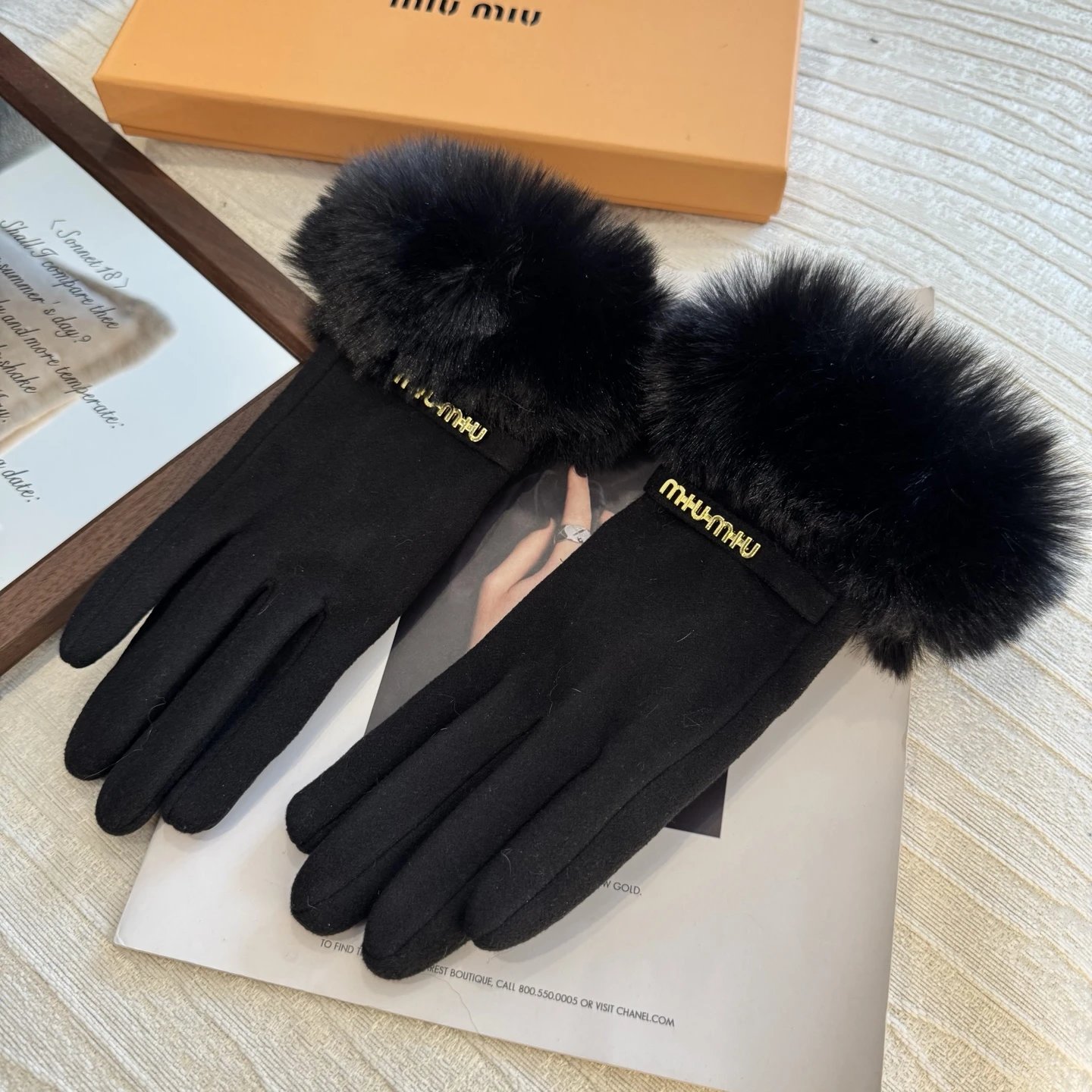 Miu Miu Thermal Gloves Ver.C — Photo 9