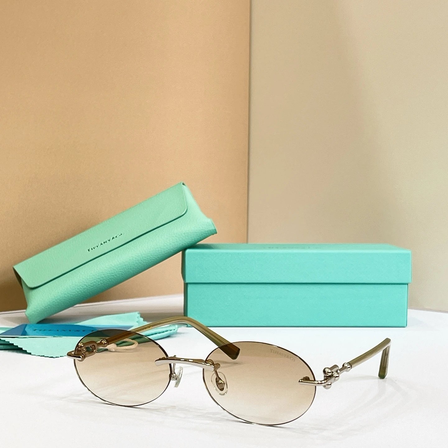 Tiffany TF3104D Sunglasses 58-18-140 — photo 3