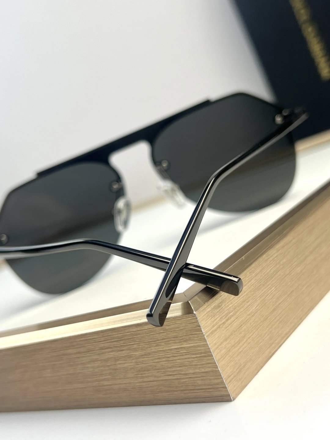 Dolce & Gabbana DG2213 Sunglasses 60-14-145 — Zdjęcie 9