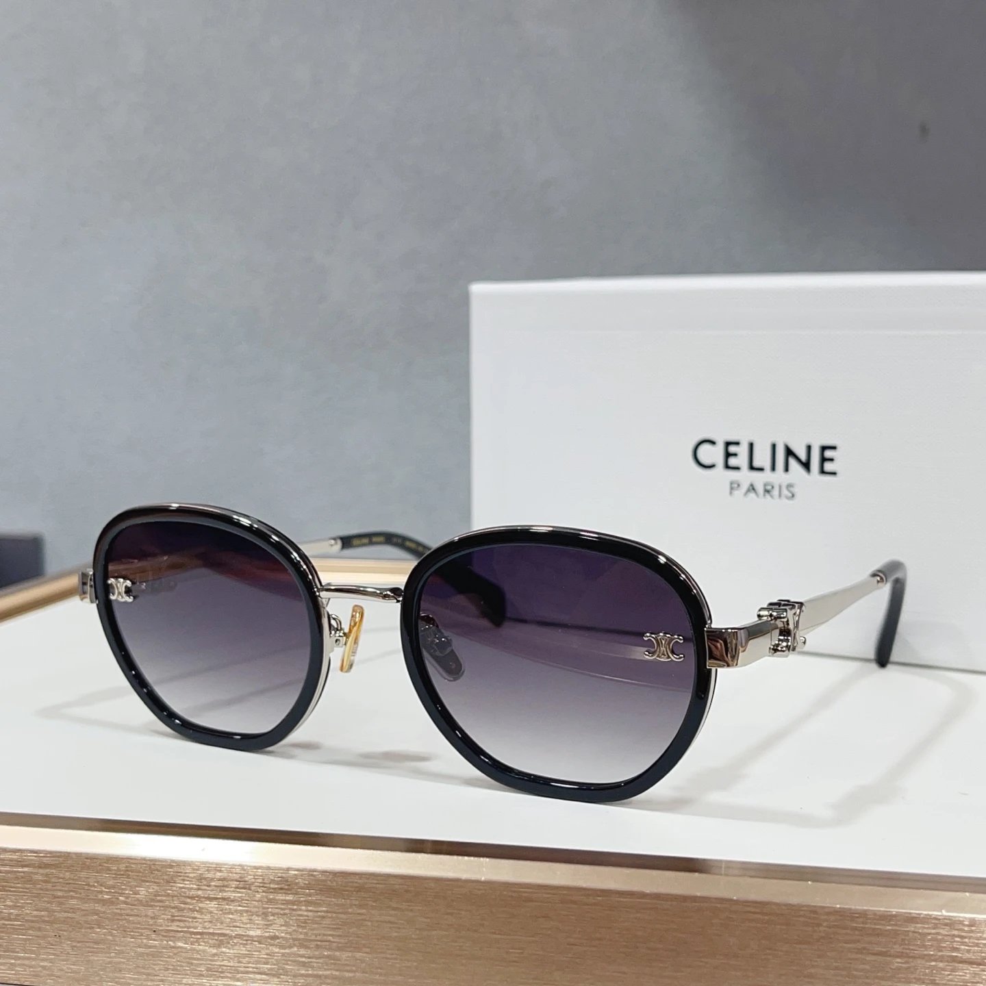 Celine CL42135U Sunglasses 55-22-145 — photo 3