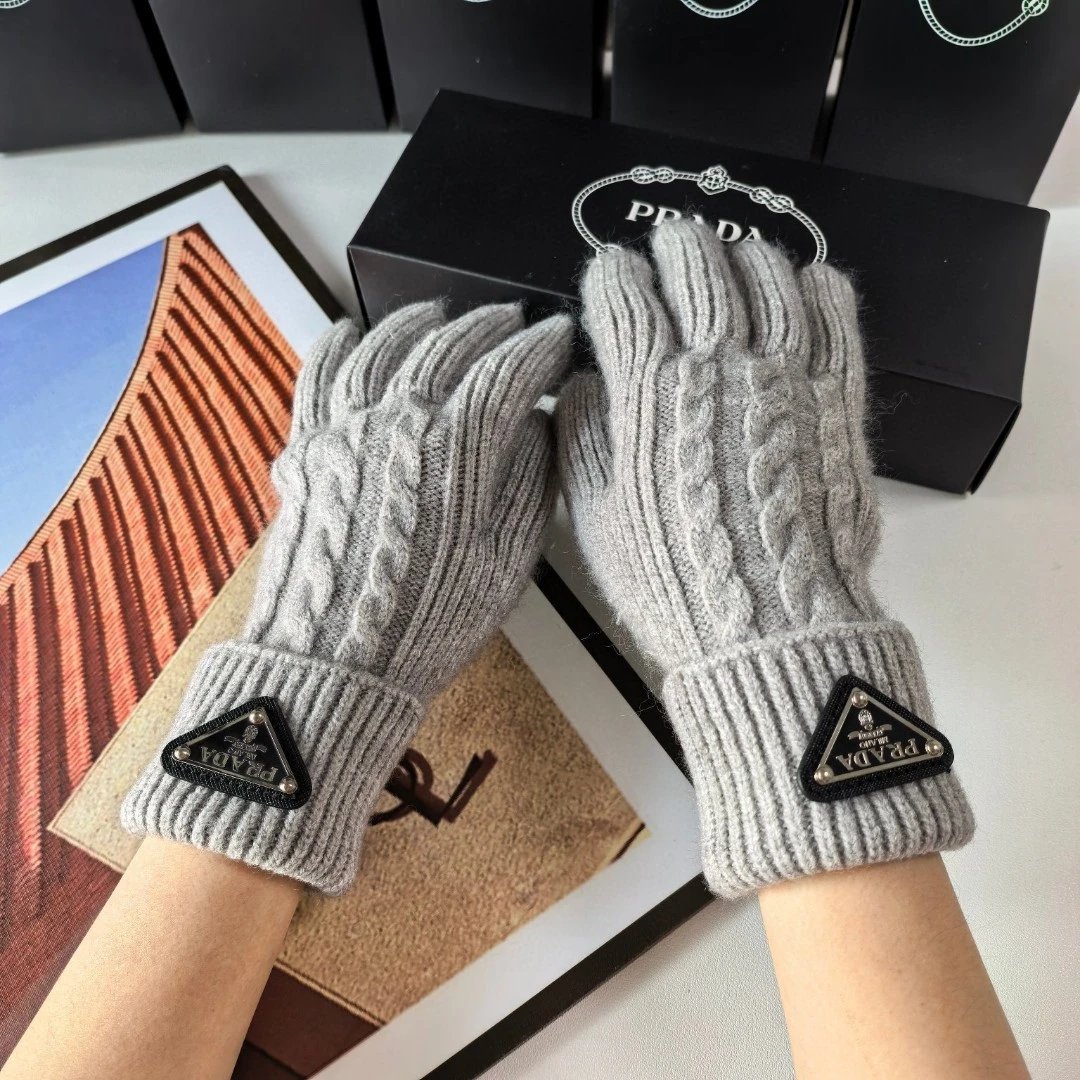Prada Gloves Ver.A — QC
