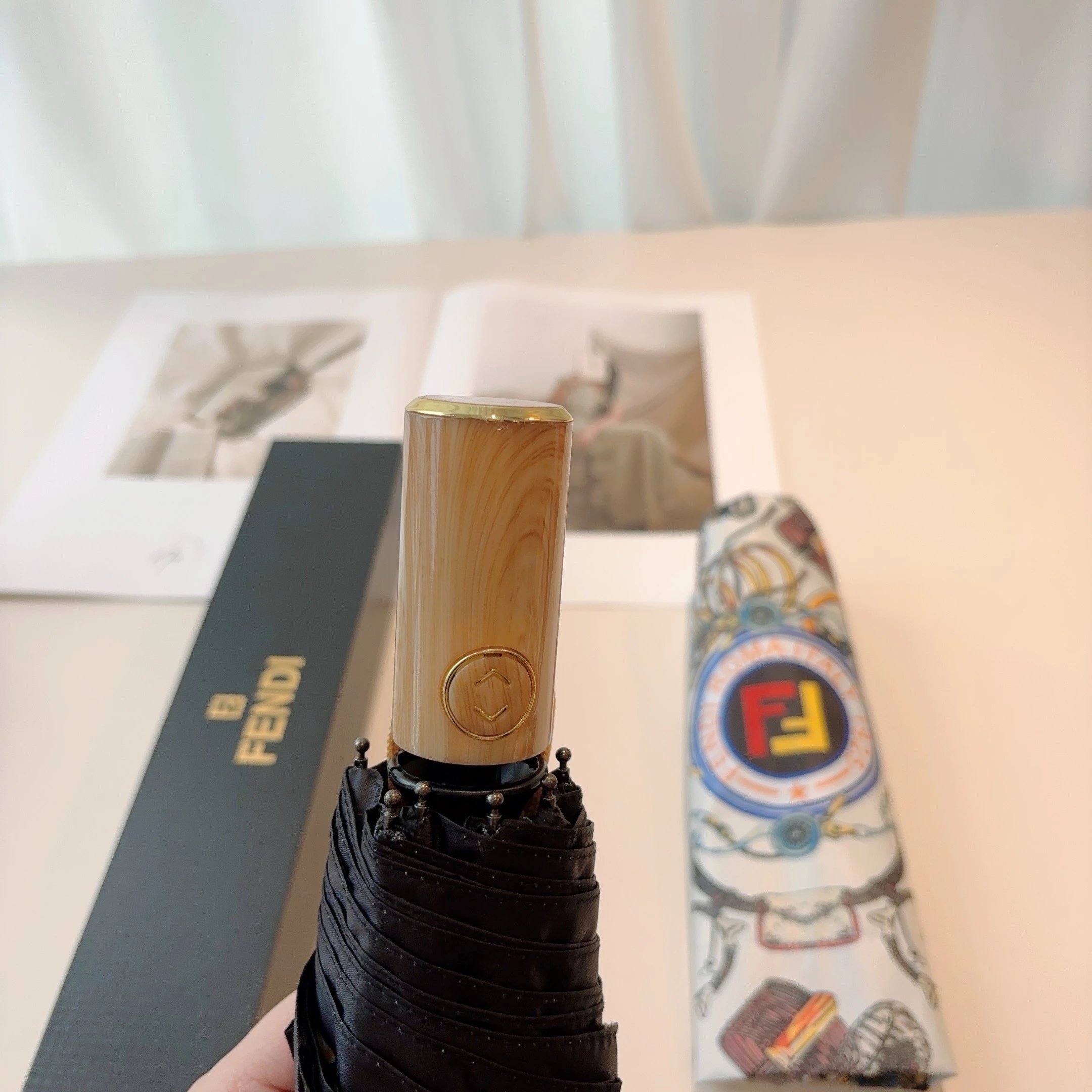 Fendi UV Protection Folding Umbrella Ver.C — Photo 5