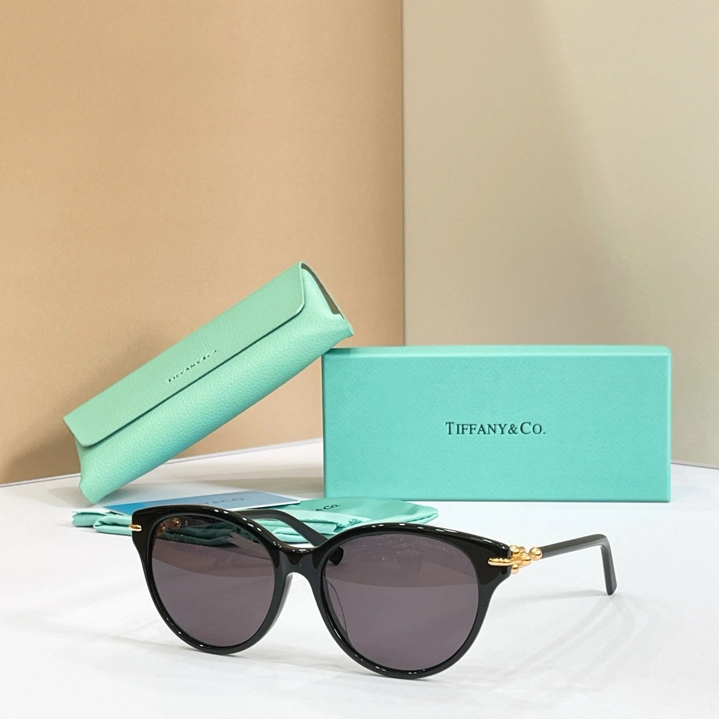 Tiffany OTF 2289D Sunglasses 56-16-145 Ver.B — Photo 6