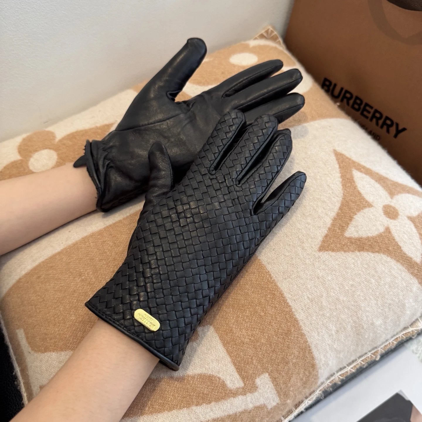 Bottega Veneta Lambskin Cashmere Gloves Ver.B — Photo 9