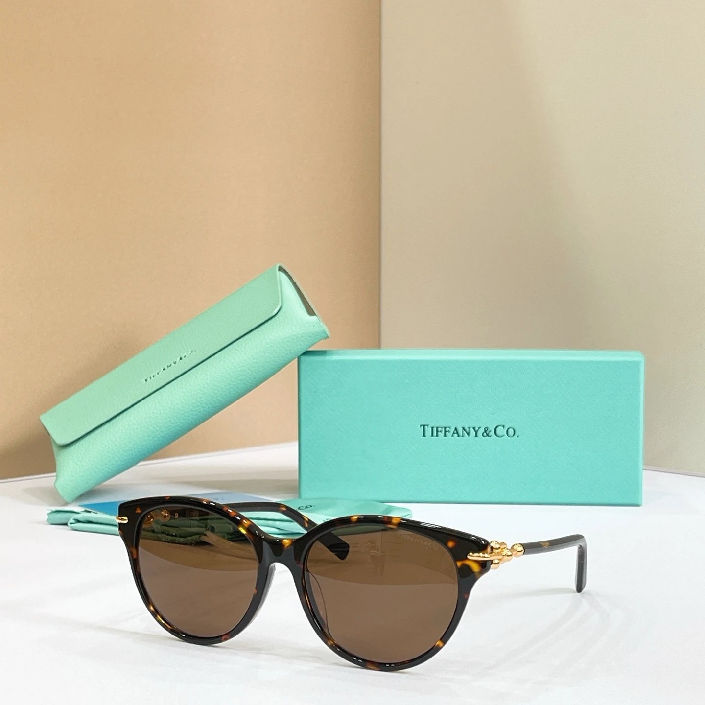 Tiffany OTF 2289D Sunglasses 56-16-145 Ver.B — Photo 4