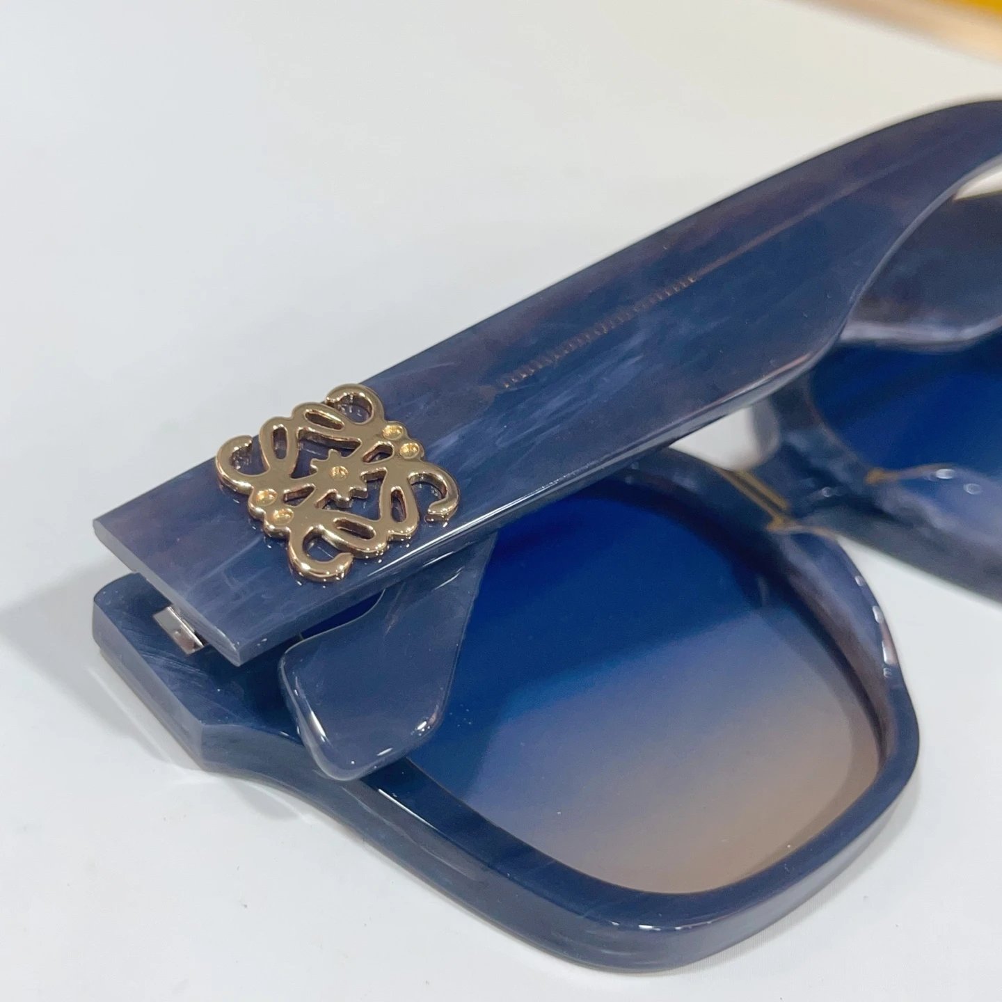 Loewe LW50069I Sunglasses 51-19-140 Ver.B — photo 7