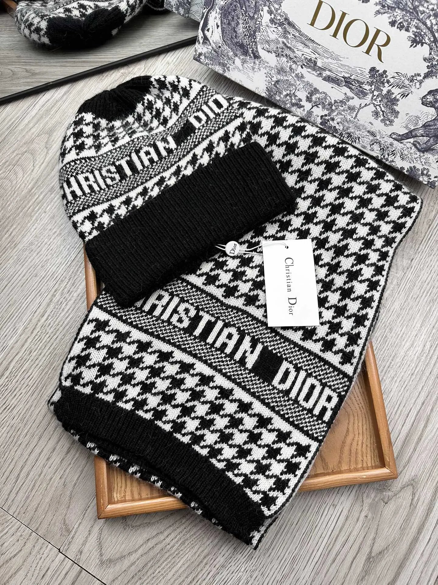 Dior Wool Rabbit Fur Scarf & Hat Set Ver.G — Photo 2