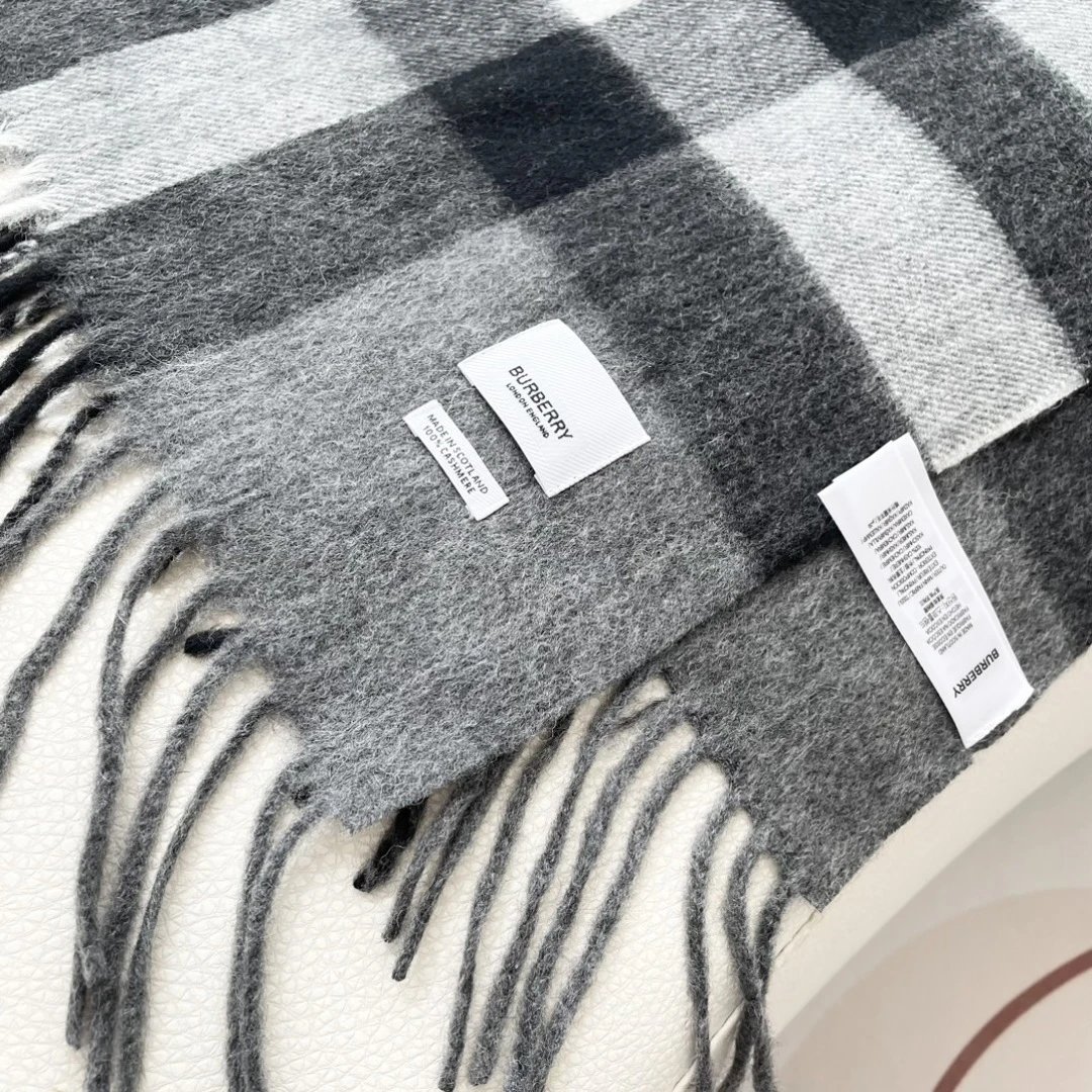 Burberry Cashmere Scarf Ver.H — Photo 8