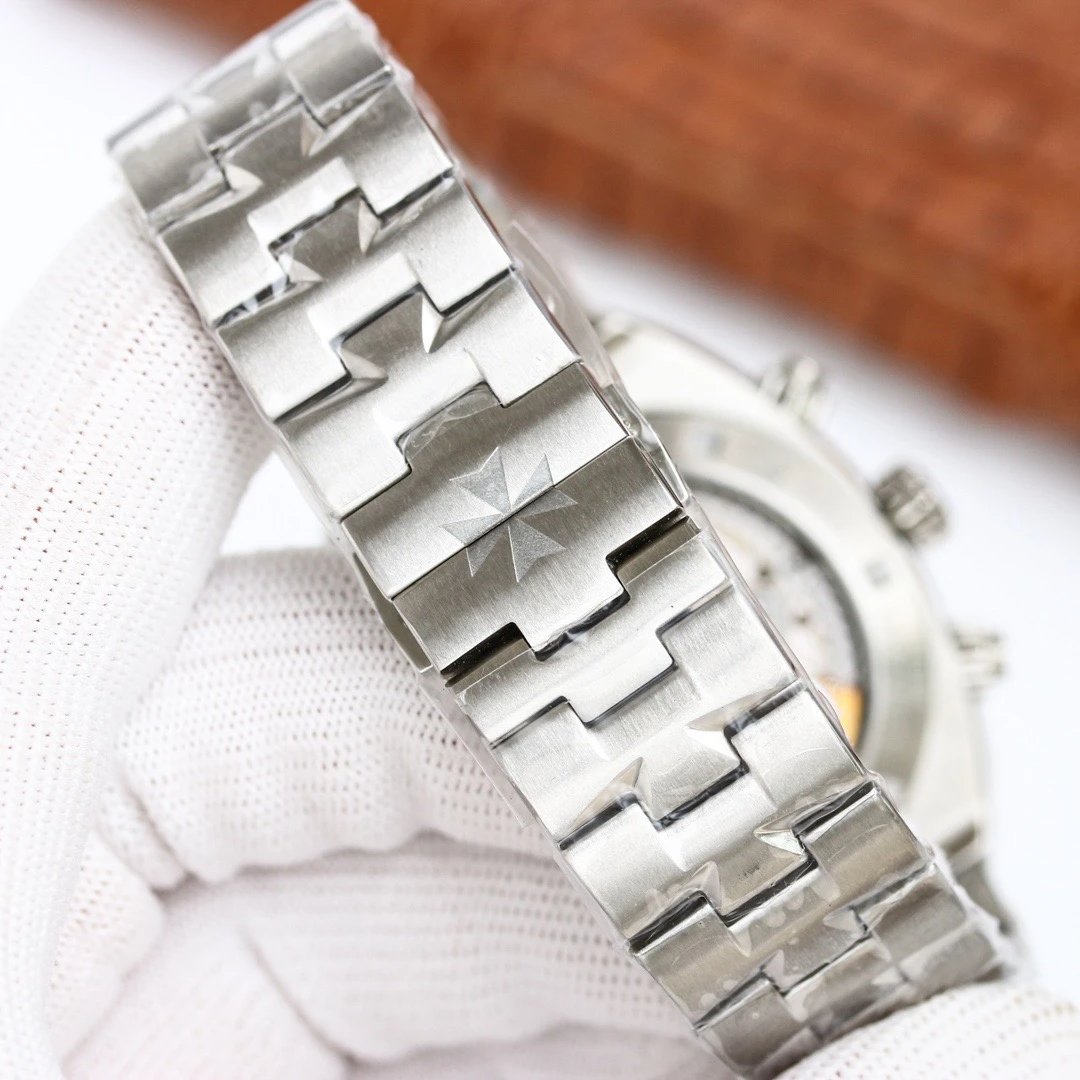 Vacheron Constantin Overseas V2 Automatic Watch 41mm — Photo 5