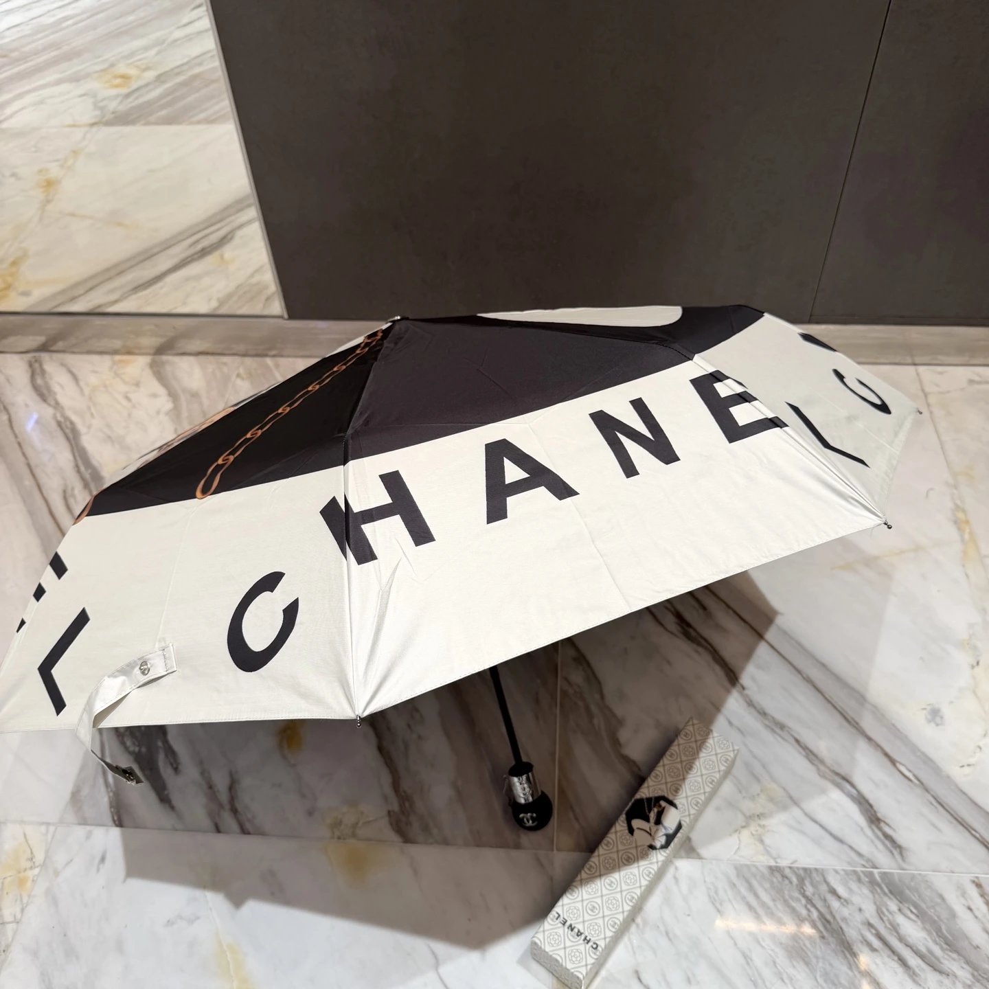 Chanel UV Protection Folding Umbrella Ver.H — Photo 7