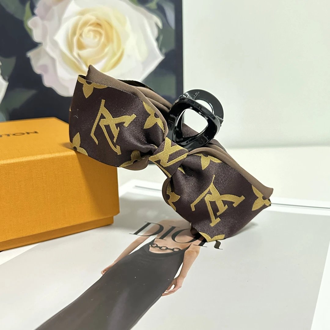 Louis Vuitton Vintage Headband — Photo 4
