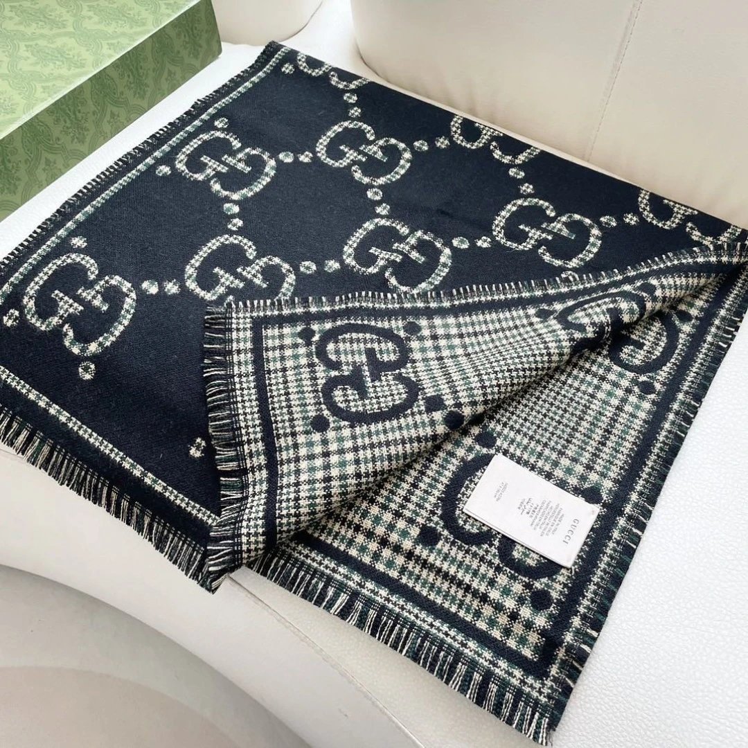 Gucci Cashmere Shawl Ver.A — Photo 3