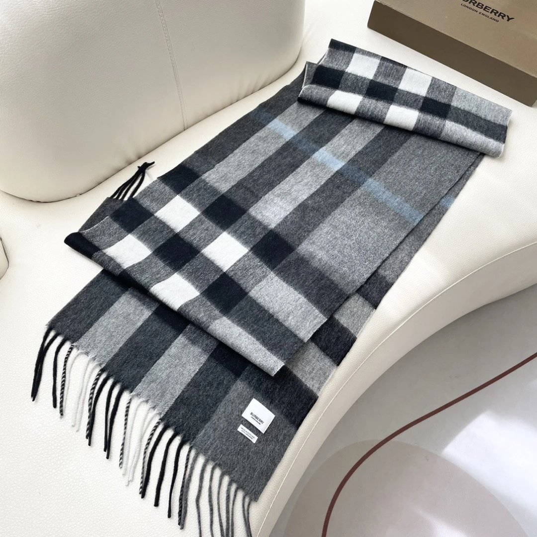 Burberry Cashmere Scarf Ver.H — Photo 5