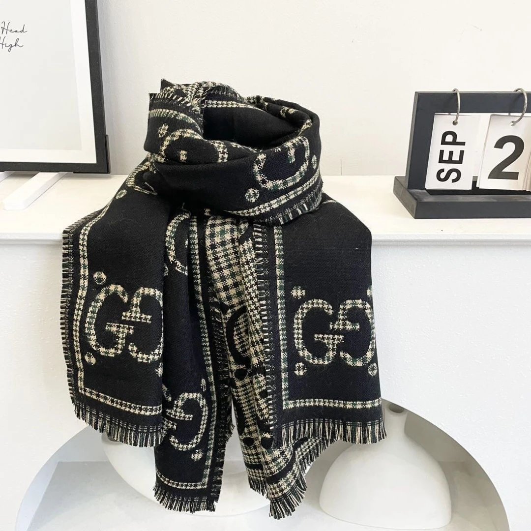 Gucci Cashmere Shawl Ver.A — Photo 7