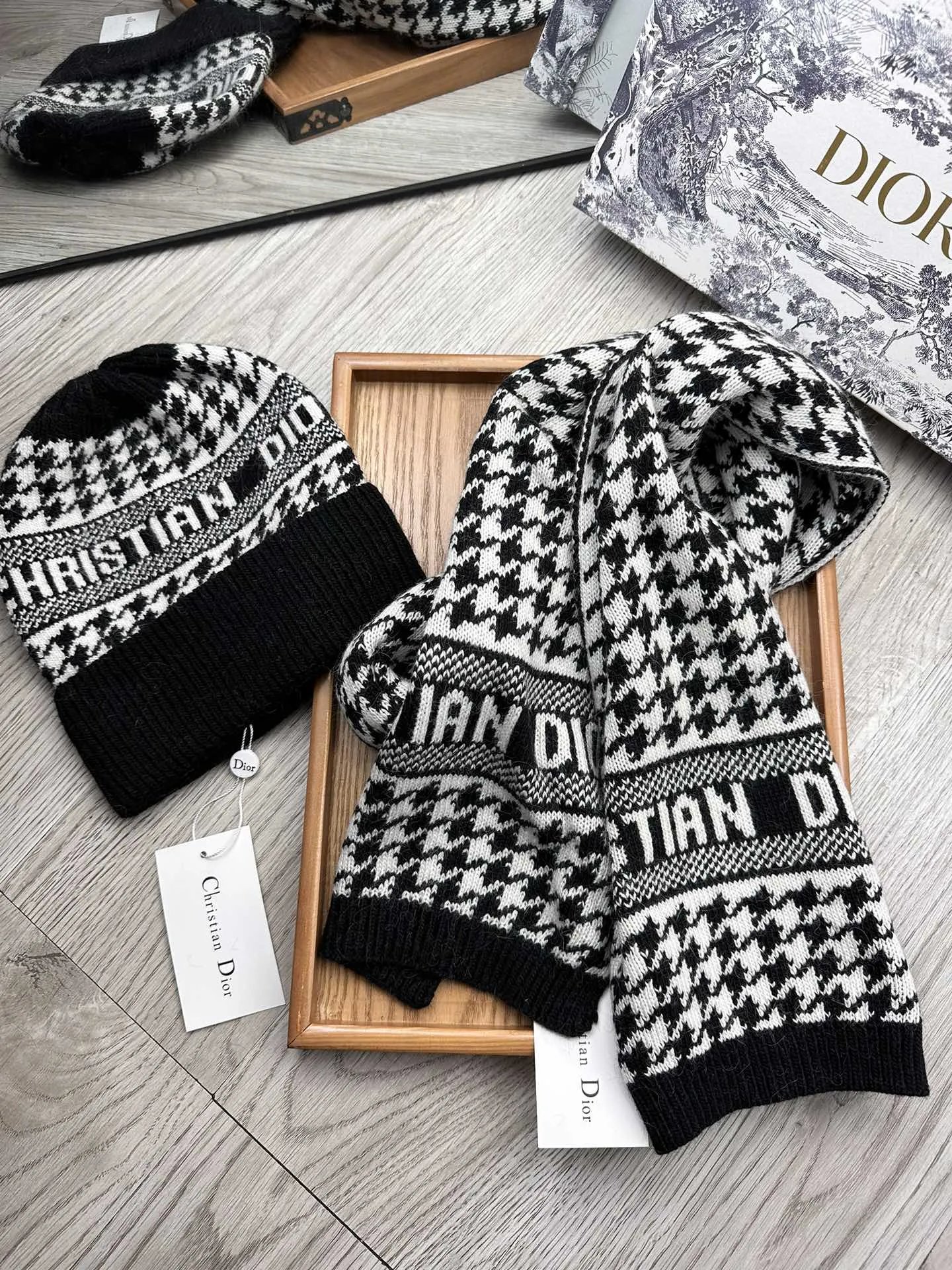 Dior Wool Rabbit Fur Scarf & Hat Set Ver.G — Photo 8