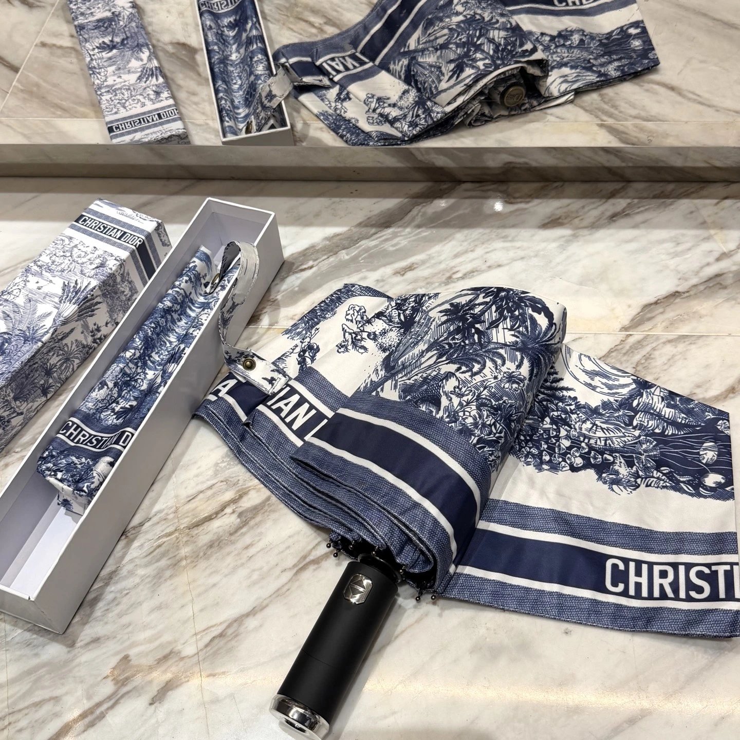Dior UV Protection Folding Umbrella Ver.L — Zdjęcie 3