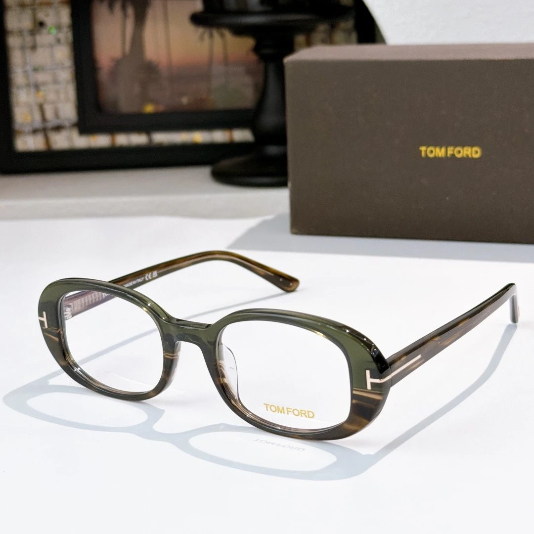Tom Ford FT1364 Sunglasses 49-21-140 Ver.A — Photo 6