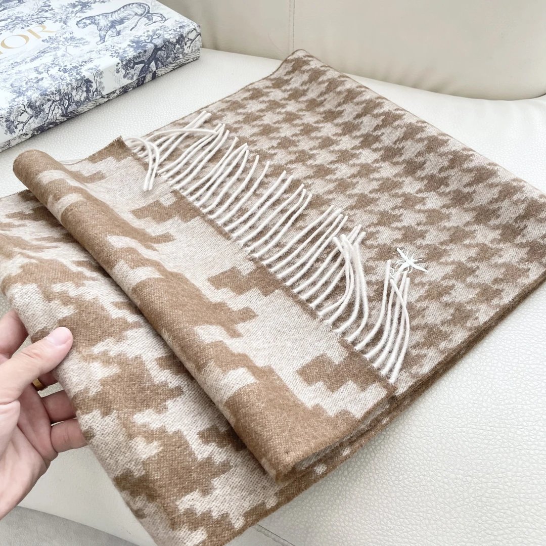 Dior Scarf Ver.D — Photo 5