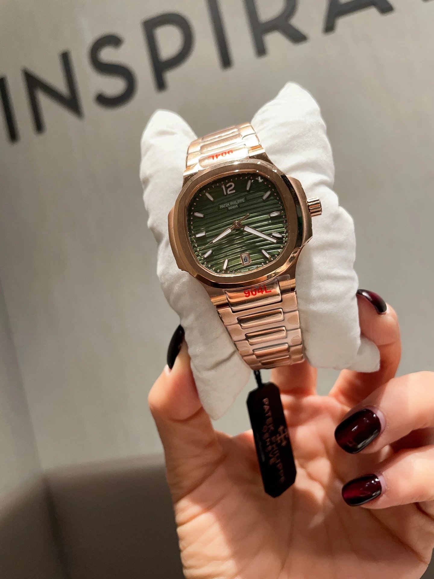 Patek Philippe Nautilus Quartz Ladies Watch 35mm — photo 4