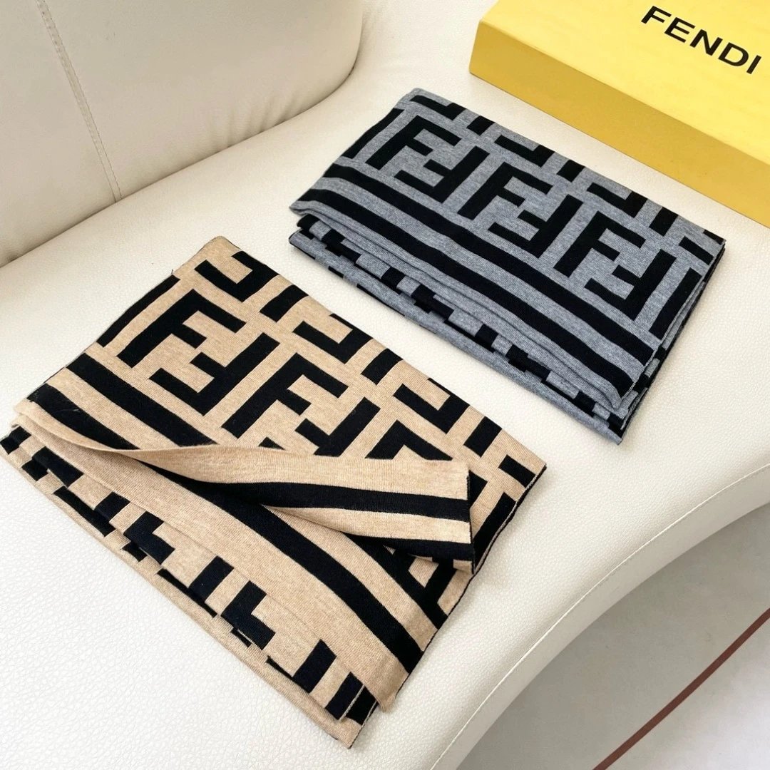 Fendi Cashmere Scarf Ver.I — Photo 2
