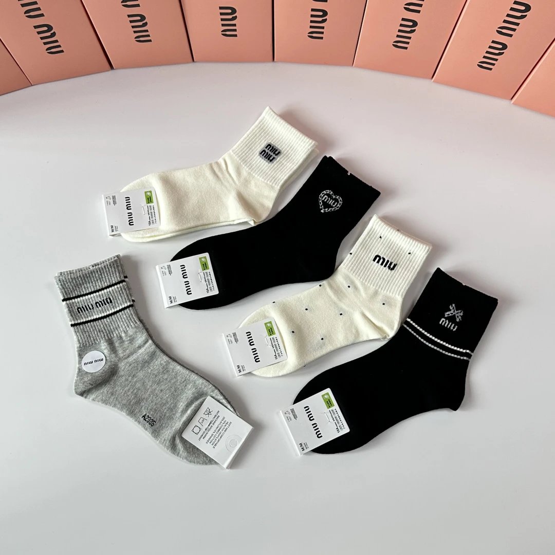 Miu Miu Crew Socks 5-Pair Box — photo 4