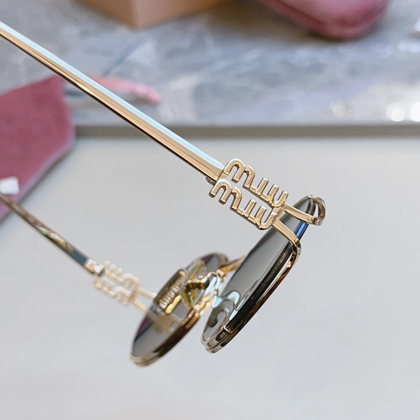 Miu Miu Sunglasses Ver.C — Photo 6