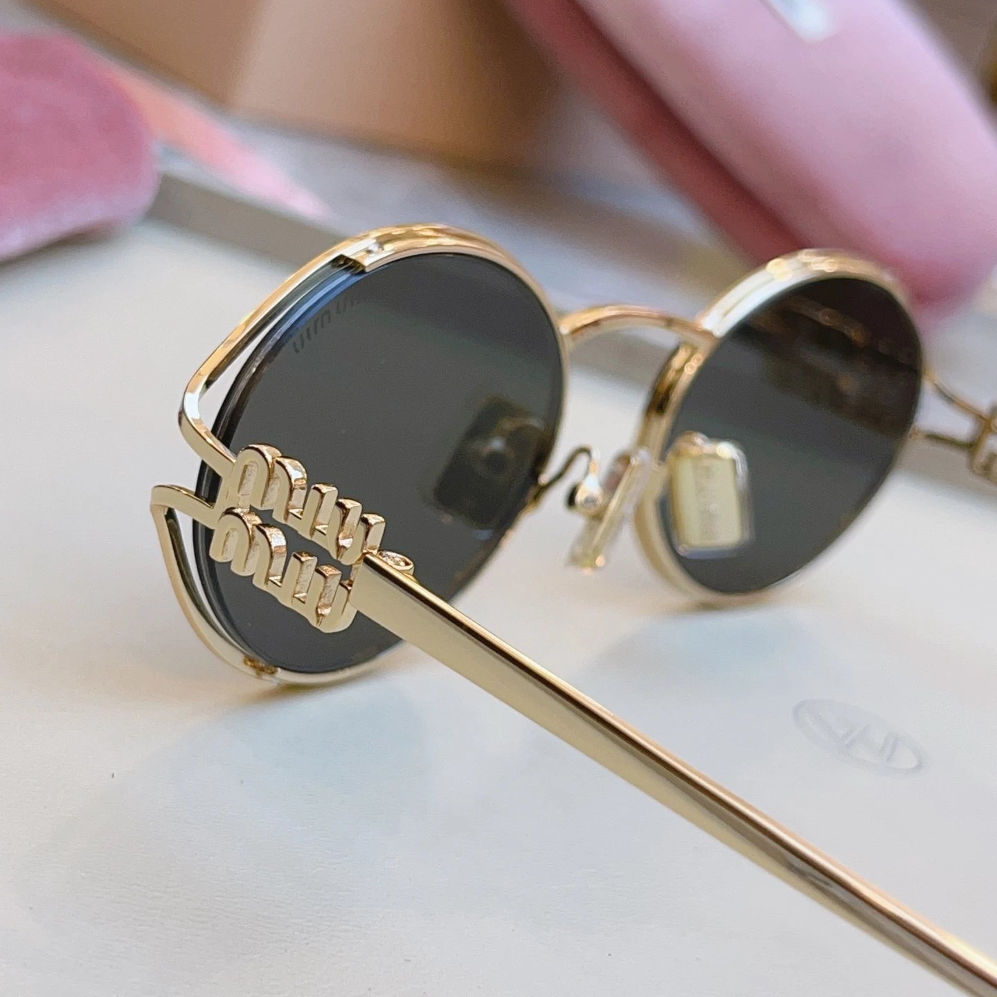 Miu Miu Sunglasses Ver.C — Photo 8