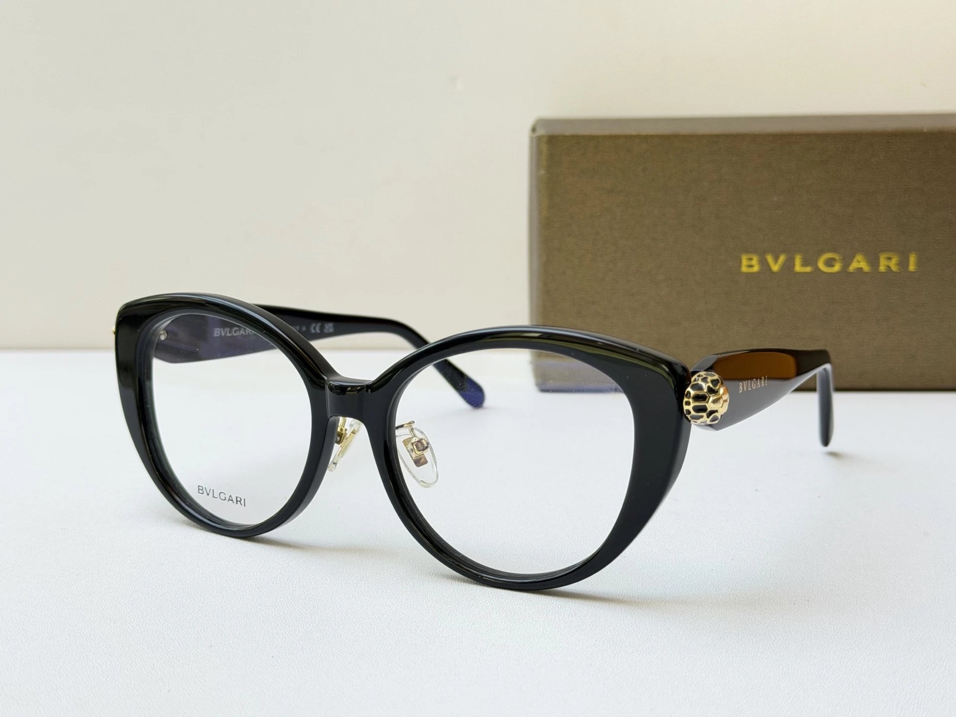 Bvlgari BV50073I Sunglasses 54-18-140 Ver.B — photo 8