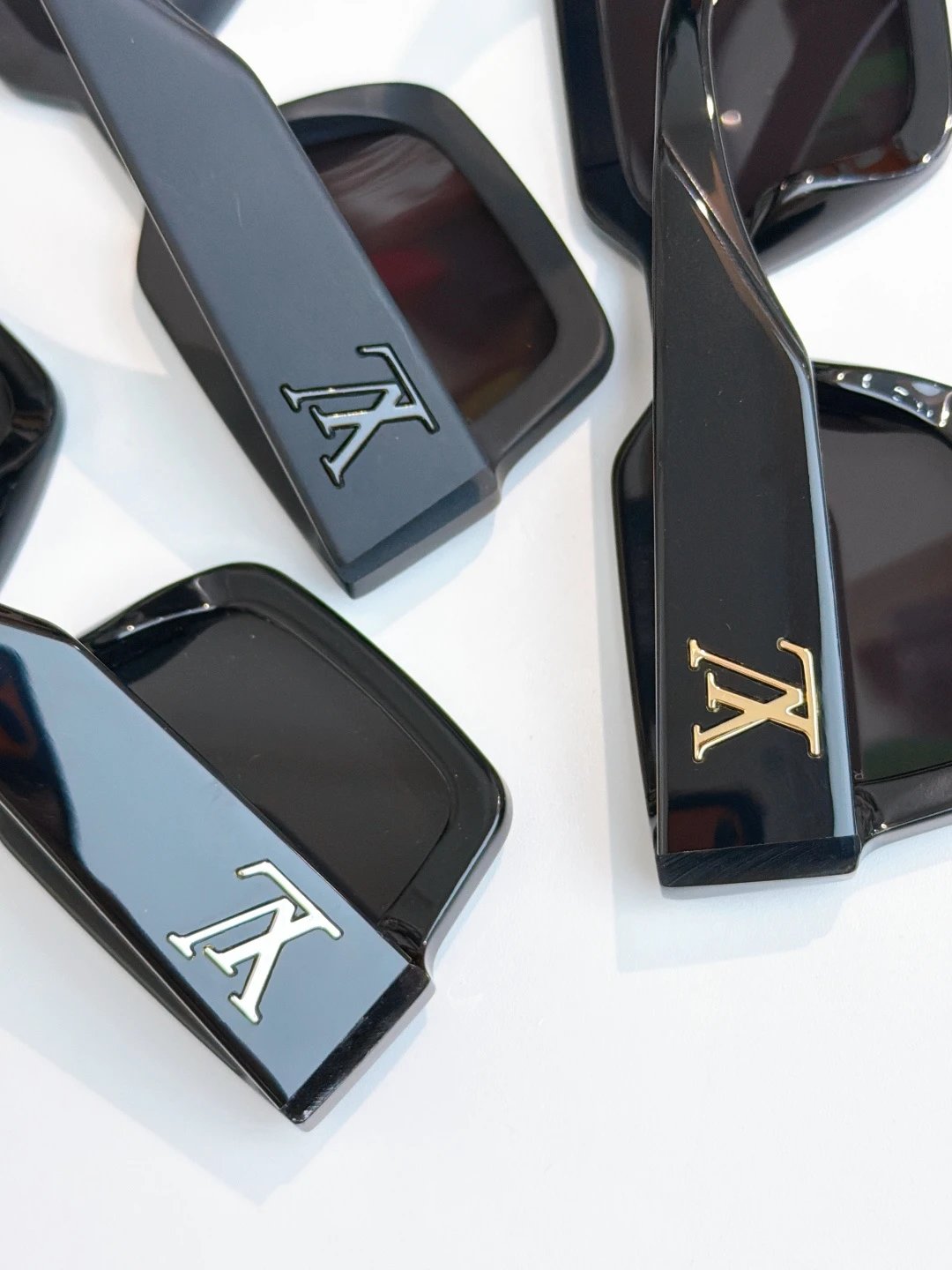 Louis Vuitton Z1579w Z2945w Sunglasses 54-21-145 — Photo 9